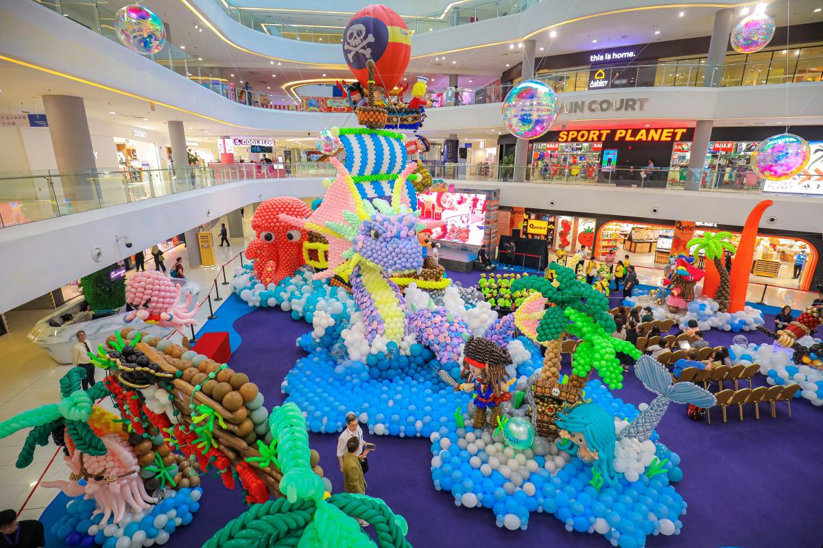 Largest pirate-themed balloon festival now open at Quill City Mall KL.