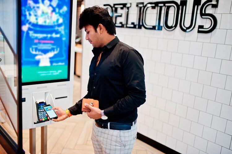 Cashless payments have become the norm in most cities. — PICS FROM FREEPIK
