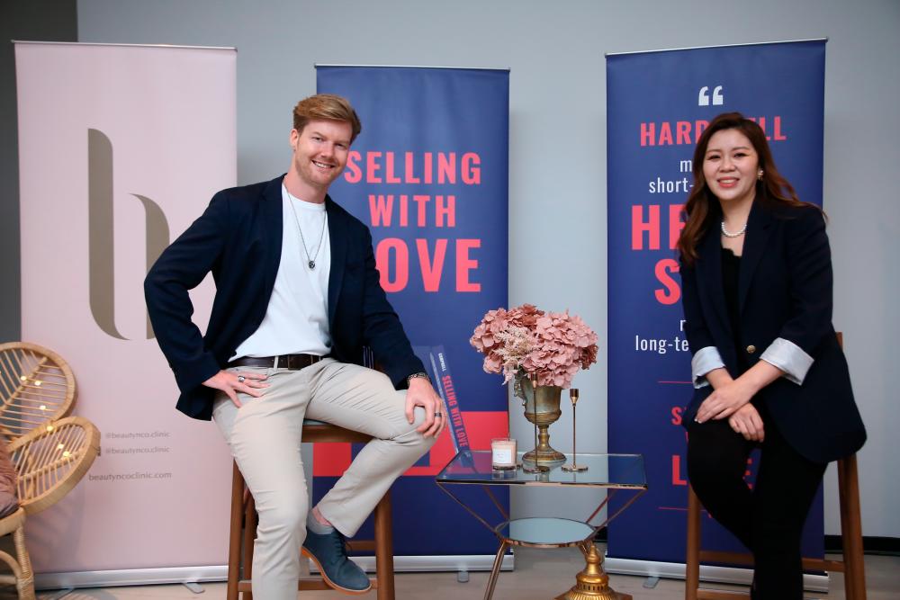 Selling with Love author Jason Marc Campbell with Yap Yann Fang, CEO &amp; Founder of Beauty and Co. – BEAUTY &amp; CO