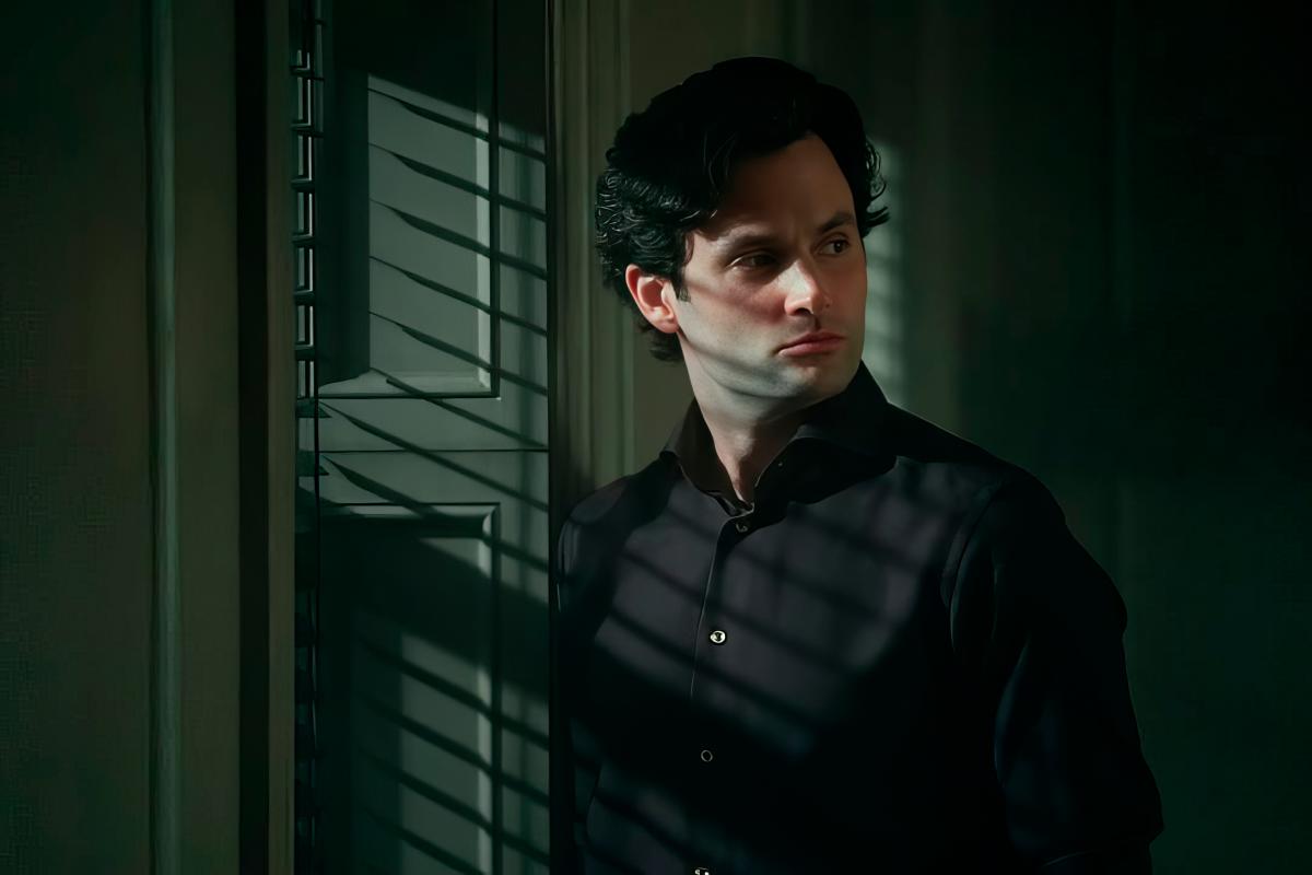 Badgley plays You’s protagonist Joe. — PICS FROM INSTAGRAM @NETFLIX