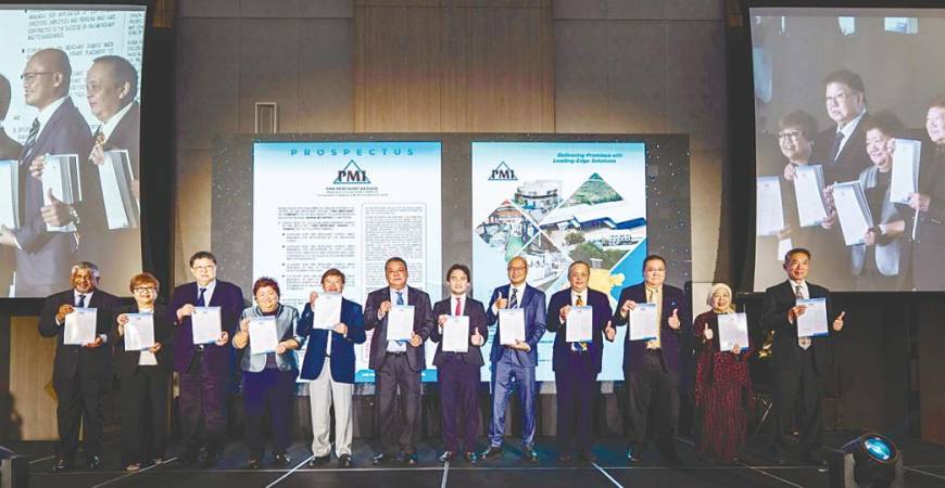 From left: Pan Merchant Bhd directors Viyasan K Krishnan and Datin Ooi Swee Lian, executive directors Lee Cheng Ngee and Wong Nyeon Thiat, chairman Datuk Tan Leh Kiah, Voon Ten, Affin Hwang Investment Bank Bhd managing director, client coverage and corporate development Wan Mohd Firdaus Wan Mohd Fuaad, head of corporate finance A. Hisham Md Hashim, Pan Merchant executive directors Wong Voon Yoong and Wong Voon Shek, and directors Datuk Seri Nurmala Abd Rahim and Fong Kit Chiu at the prospectus launch.