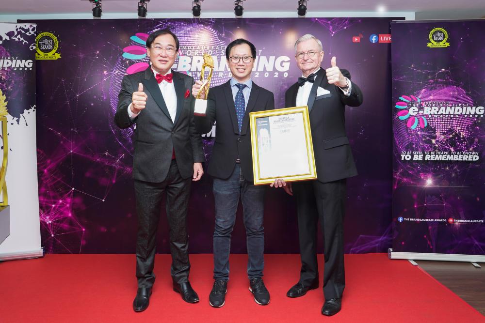 Chung (centre) flanked by Johan (far left) and Althoff at the world’s first e-branding awards 2020.