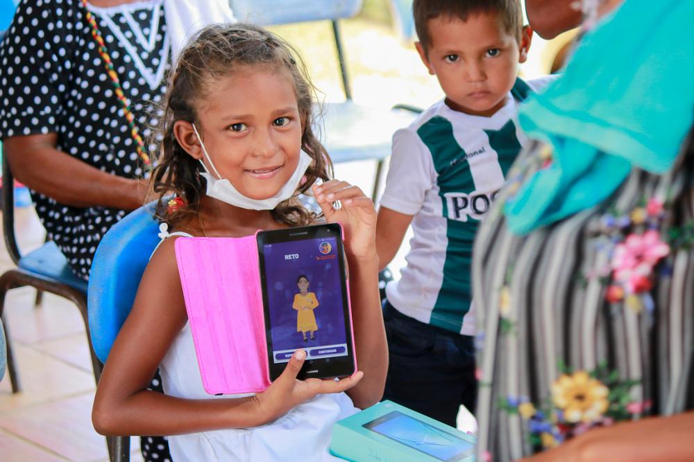 A Colombian child uses the OLab app in La Guajira, Colombia.