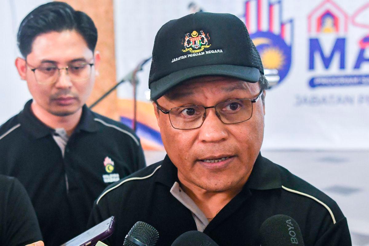 Attorney-General Tan Sri Mohd Dusuki Mokhtar - Bernamapix