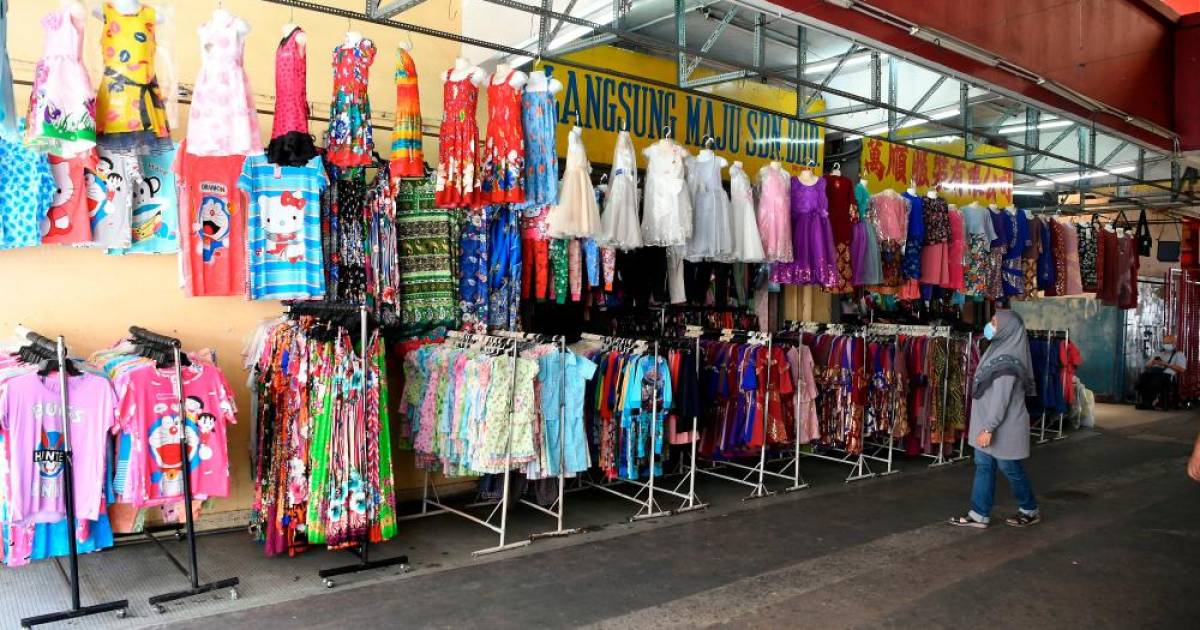 Bazar Kompleks Segama hambar menjelang Aidilfitri