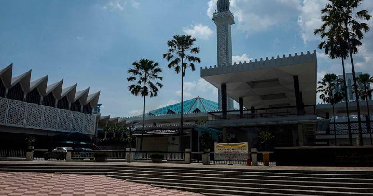 Masjid Negara apologises over headscarf incident