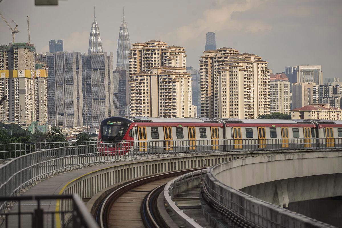 “Fast and clean” - Singaporean man says the MRT is KL’s “greatest achievement”