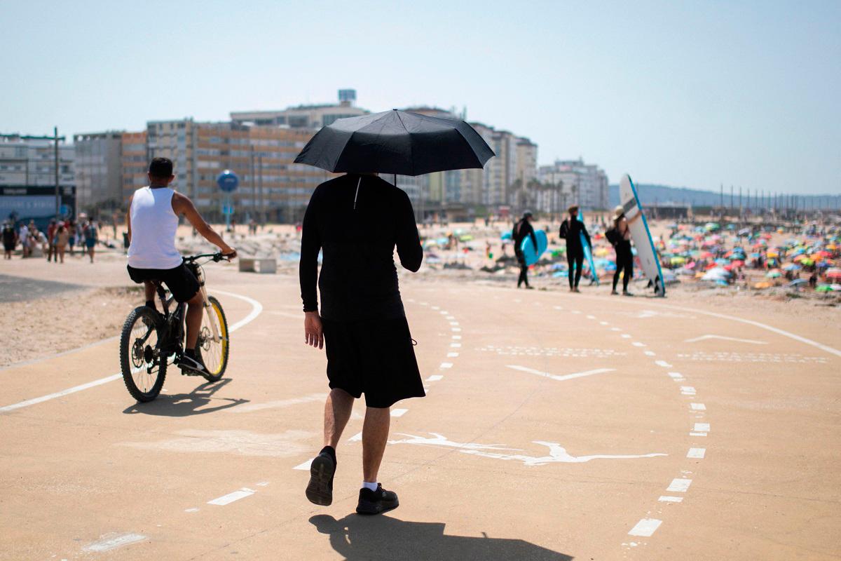 Ambulances on stand-by as southern Europe heatwave intensifies