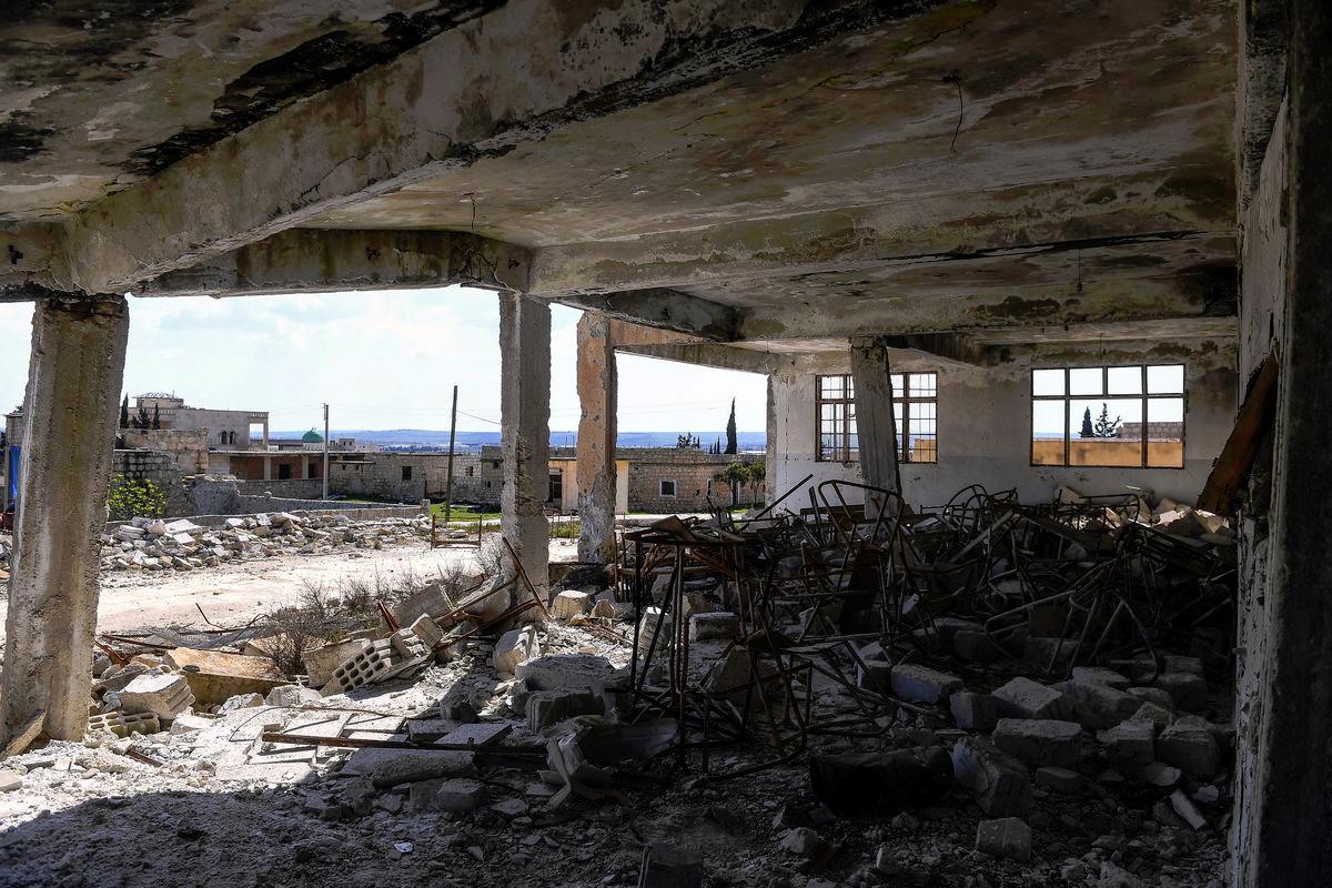 Syrian and Israeli diplomats meet in Paris for de-escalation talks