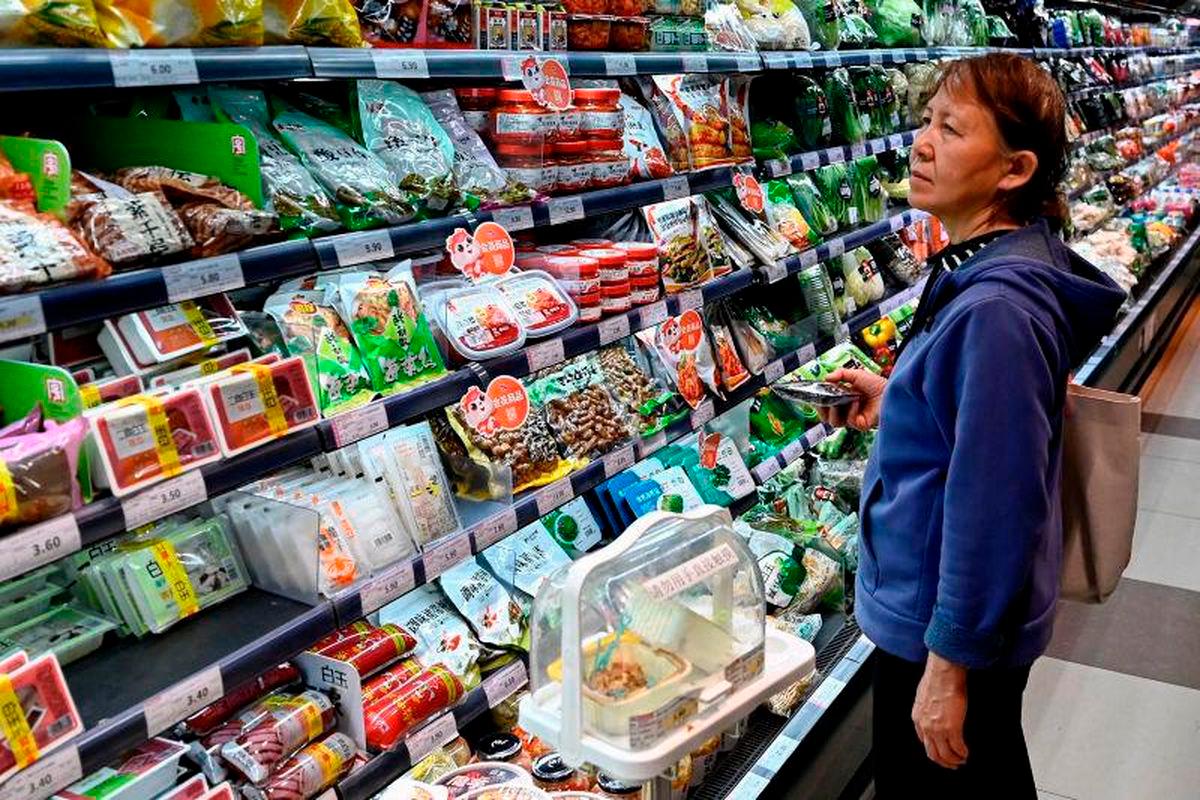 Chinas consumer prices extend decline for fourth month in May