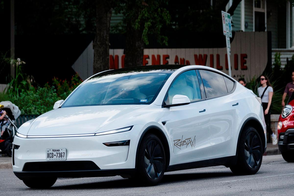 Tesla rolls out robotaxis in Texas test