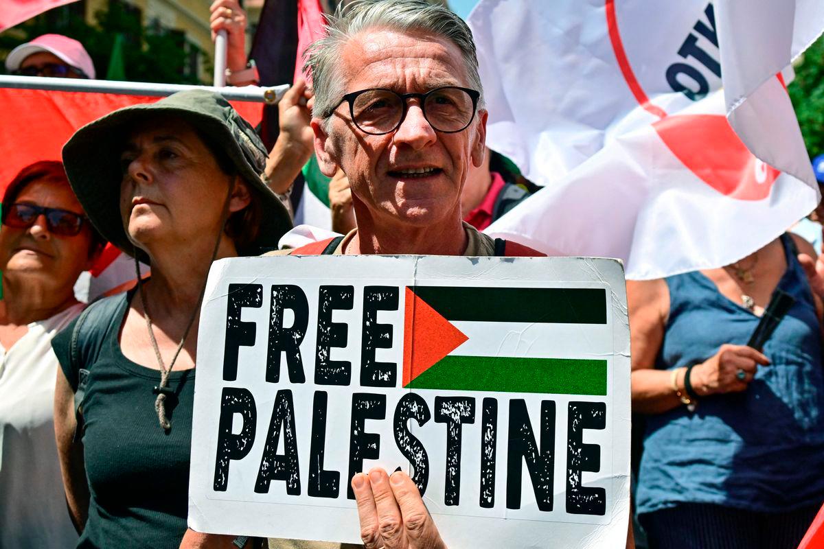 Thousands march in Rome to protest complicity on Gaza war