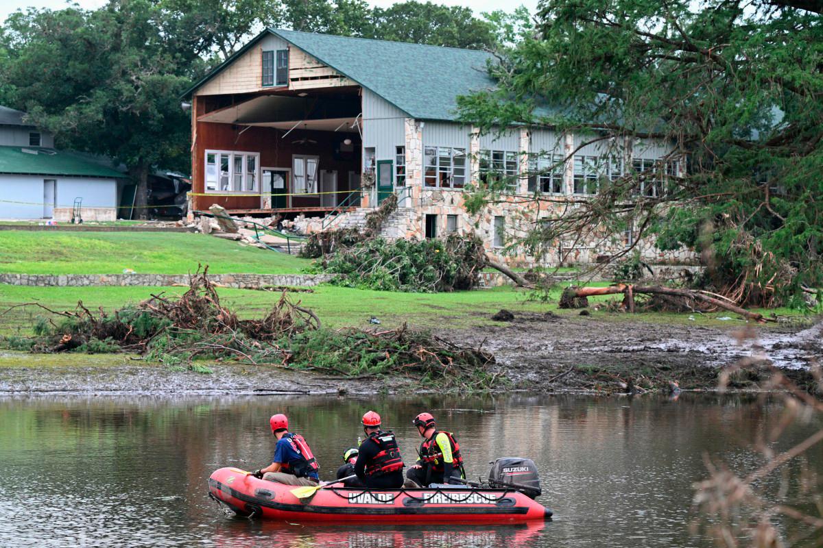 Texas flood death toll exceeds 100 as recovery efforts intensify