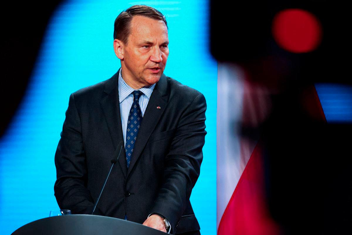 Polish foreign minister takes aim at Musk after Trump clash