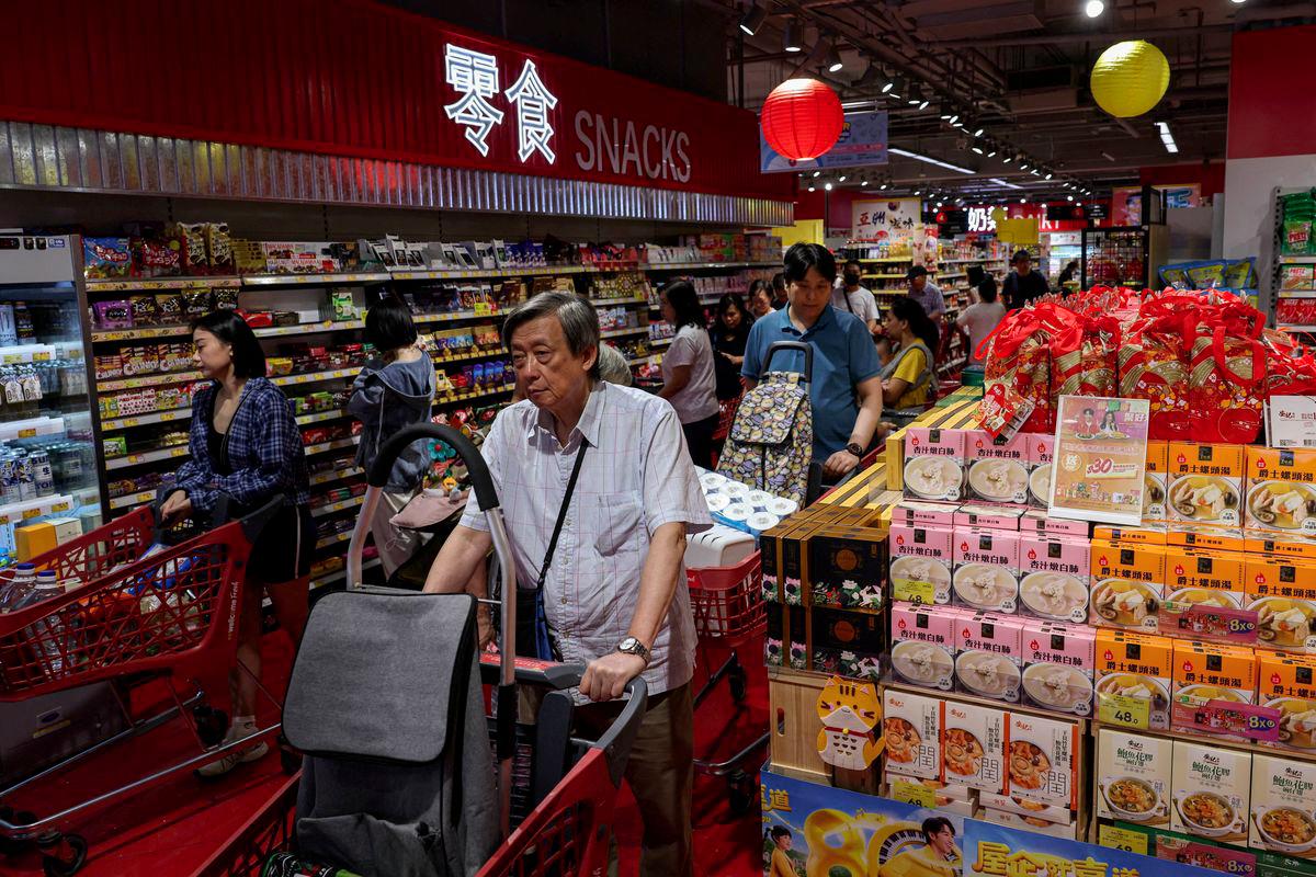 Hong Kong shuts schools and businesses as Super Typhoon Ragasa nears