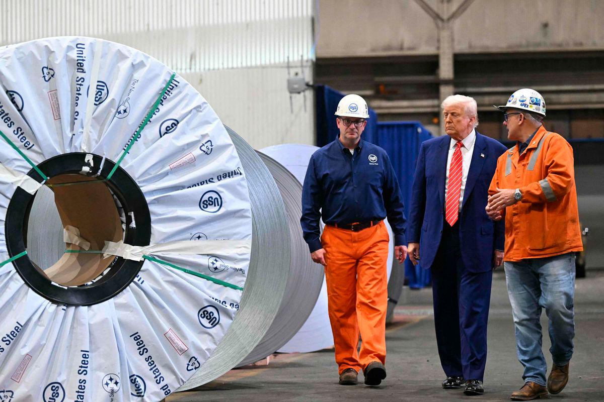 Trump says will double steel, aluminum tariffs to 50%