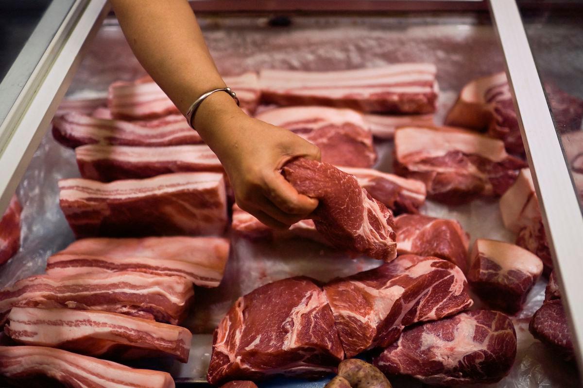 China extends anti-dumping probe into EU pork imports