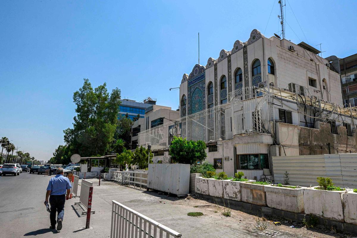 Australia joins other nations shutting Tehran embassies