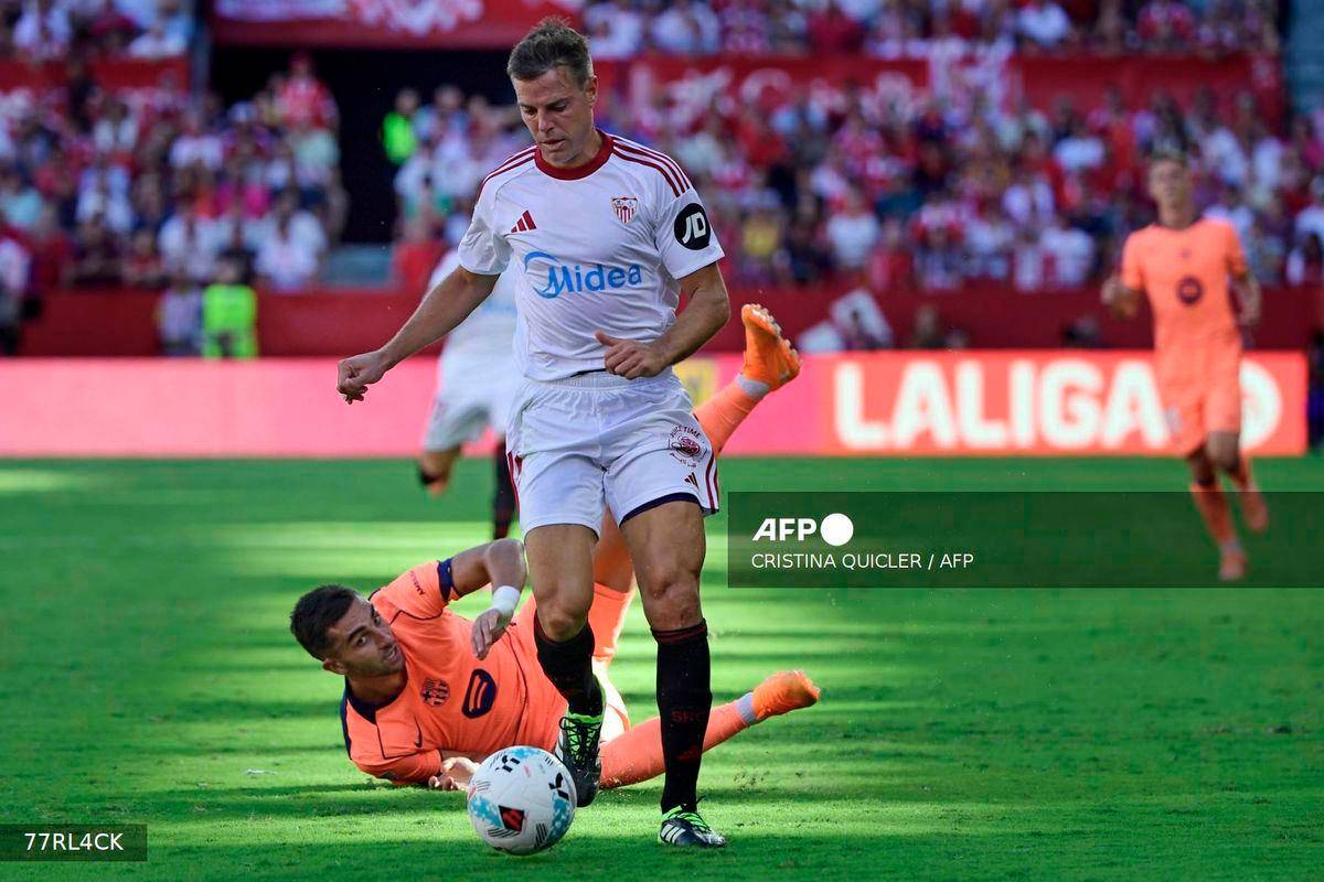 Sevilla thrash Barcelona 4-1 in shock La Liga demolition
