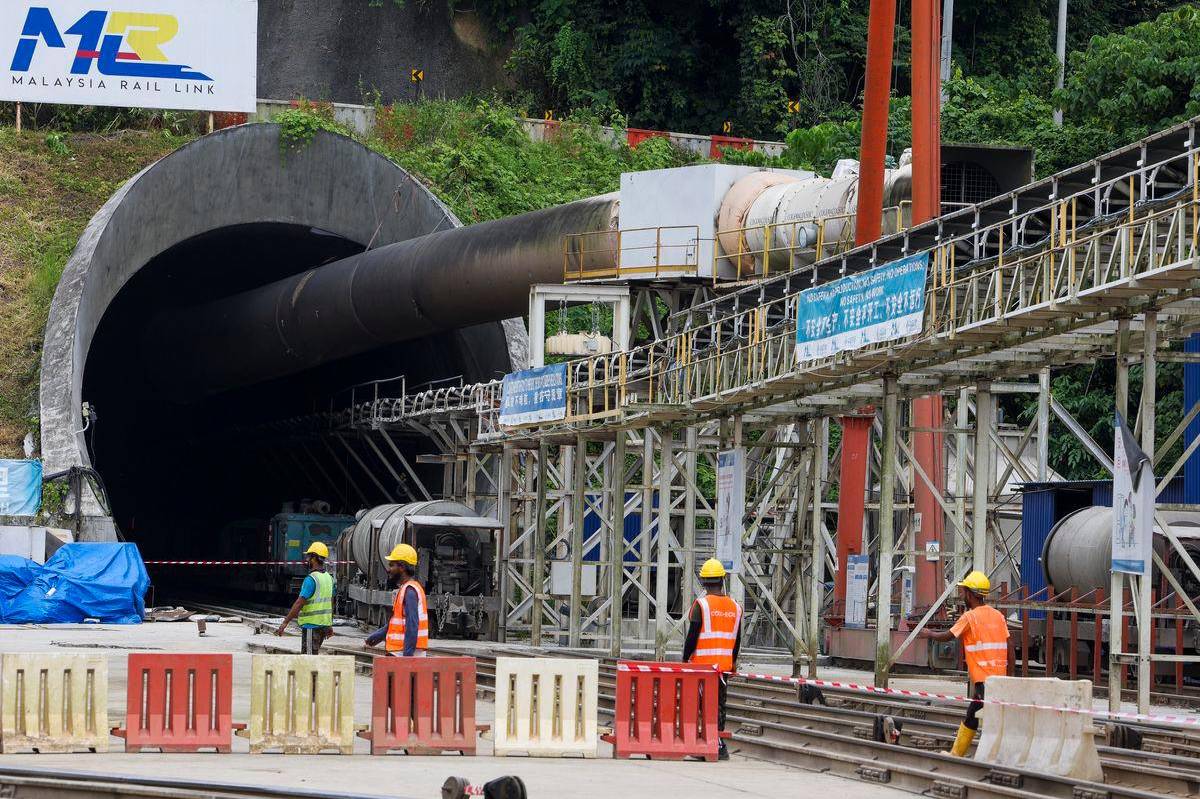 Government plans new logistics hubs and investments along ECRL route