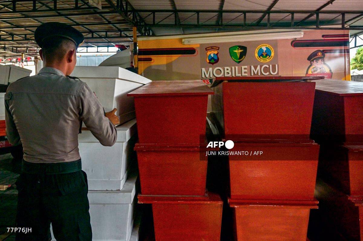Indonesia school collapse death toll rises to 37, 26 missing
