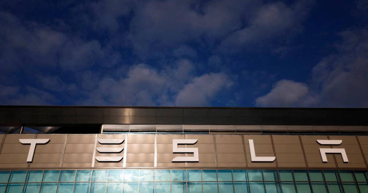 Tesla to lay off nearly 2,700 workers at factory in US Texas