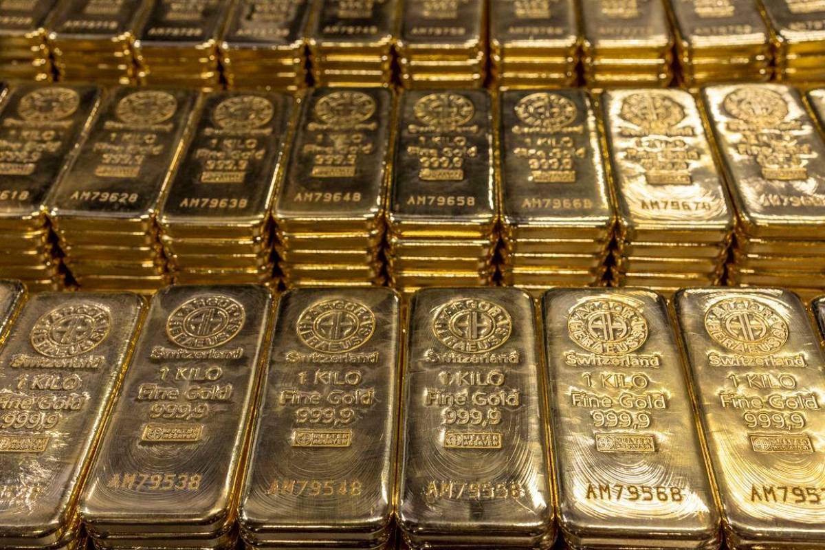 White House to clarify tariffs for gold bars as industry stops flying bullion to US