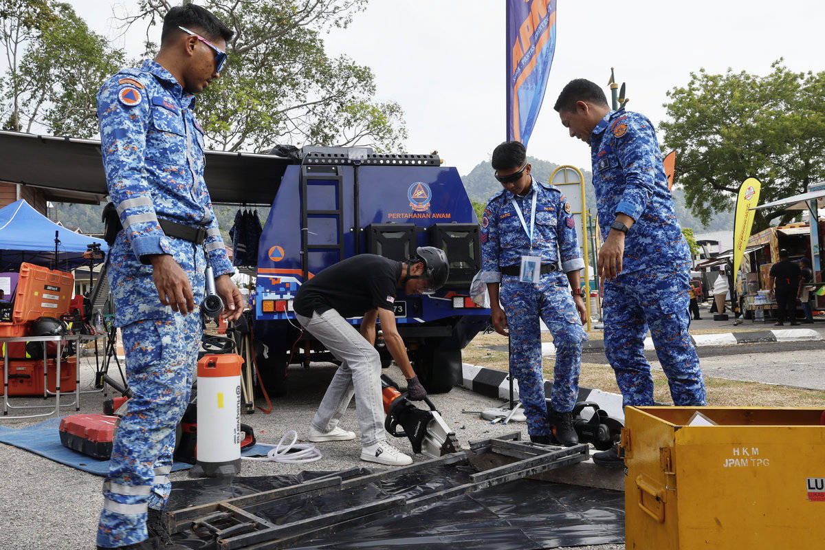 APM Offers Amphibious Boat Rides at PMR 2025 Lumut