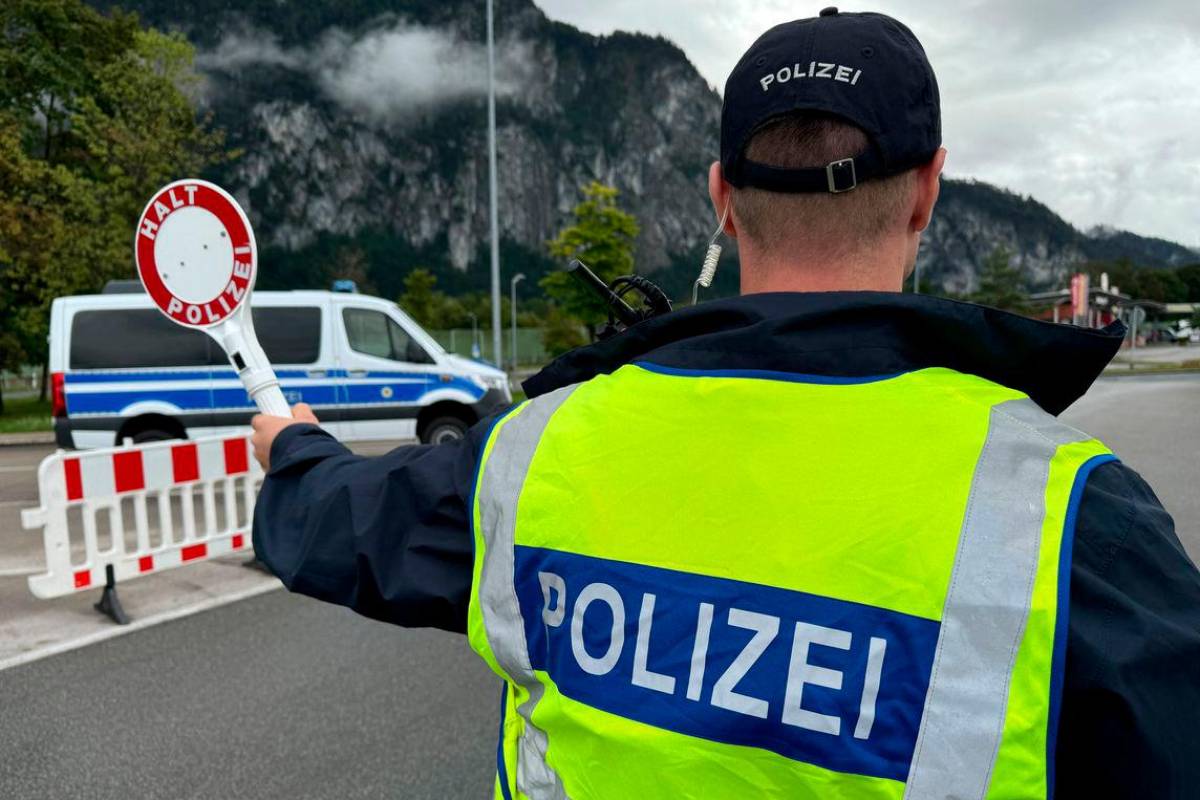 Poland says to impose checks on German border to stop irregular migrants