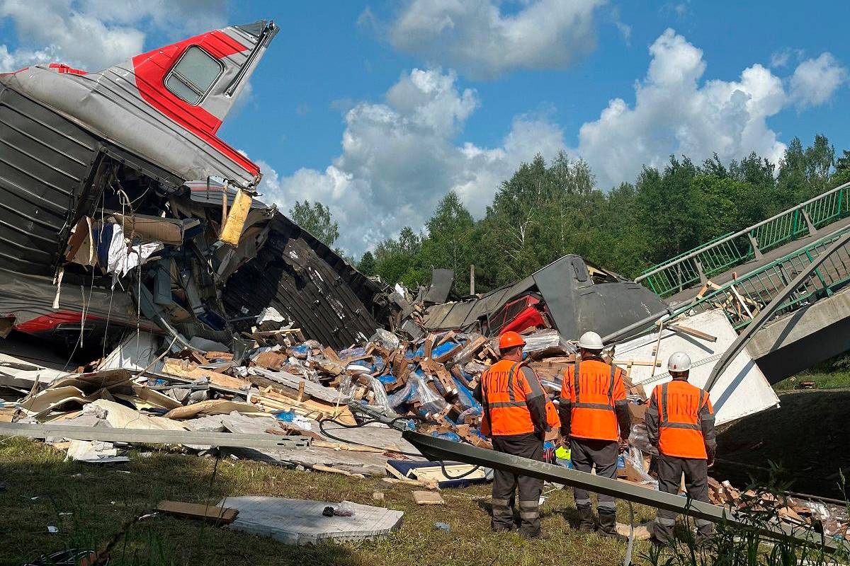Seven killed by bridge blasts in Russian regions bordering Ukraine on eve of peace talks