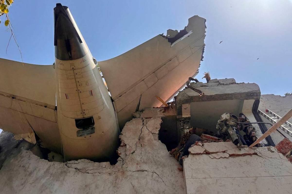 India plane crash: What we know