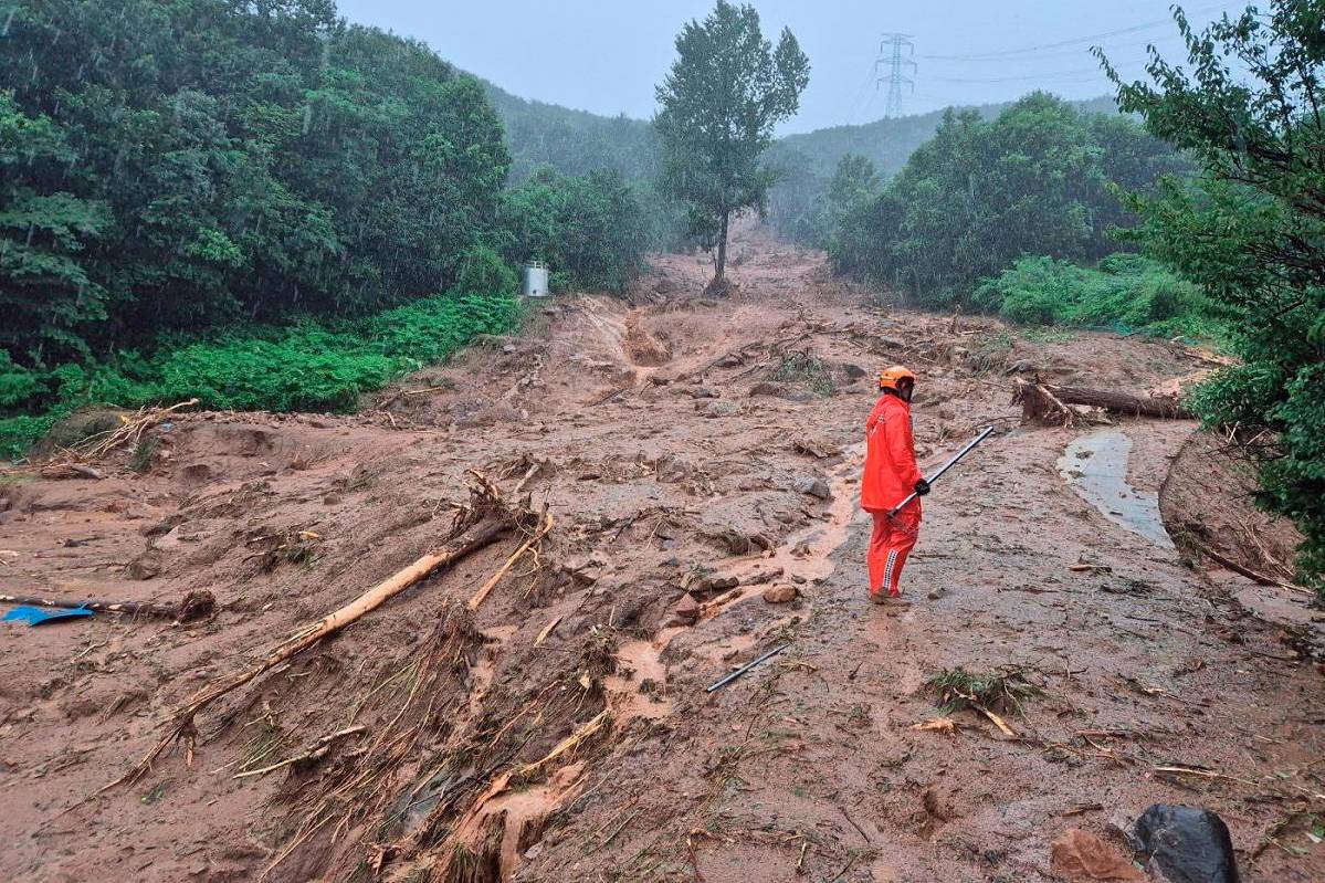 South Korea heavy rains kill 10, nine missing in landslides