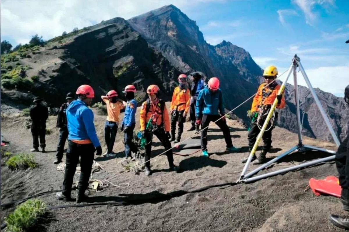 Indonesia urges safer hiking after tourist death on Mount Rinjani