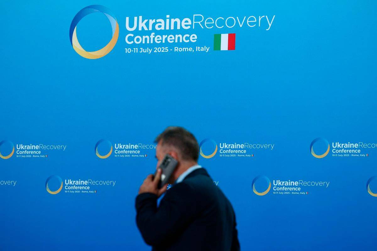 Netherlands pledges 300 million euros to Ukraine for economic recovery