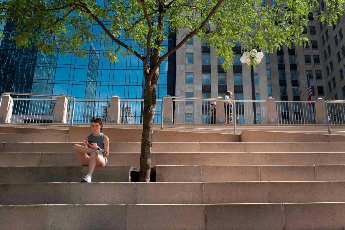 Millions in US sweat out first extreme heat wave of year