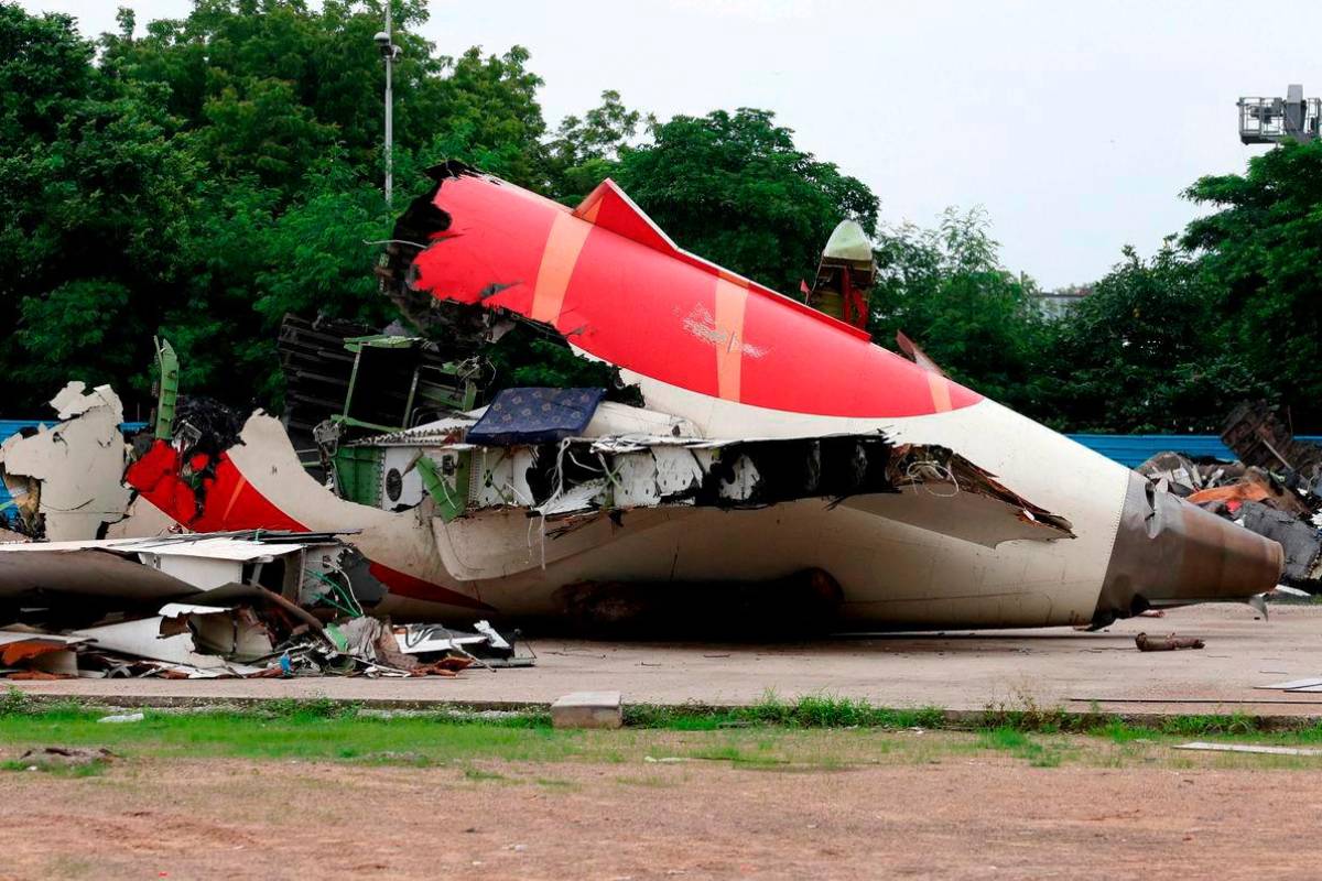 India orders fuel switch checks on Boeing jets after Air India crash