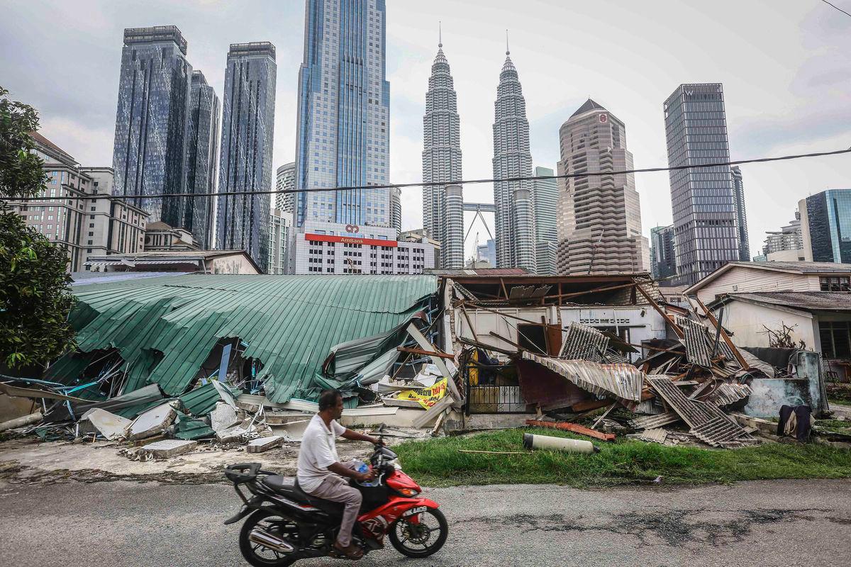 The project is not about uprooting communities but focuses on reshaping Kuala Lumpur into a more sustainable and liveable hub, says UTM associate professor. – ADAM AMIR HAMZAH/THESUN