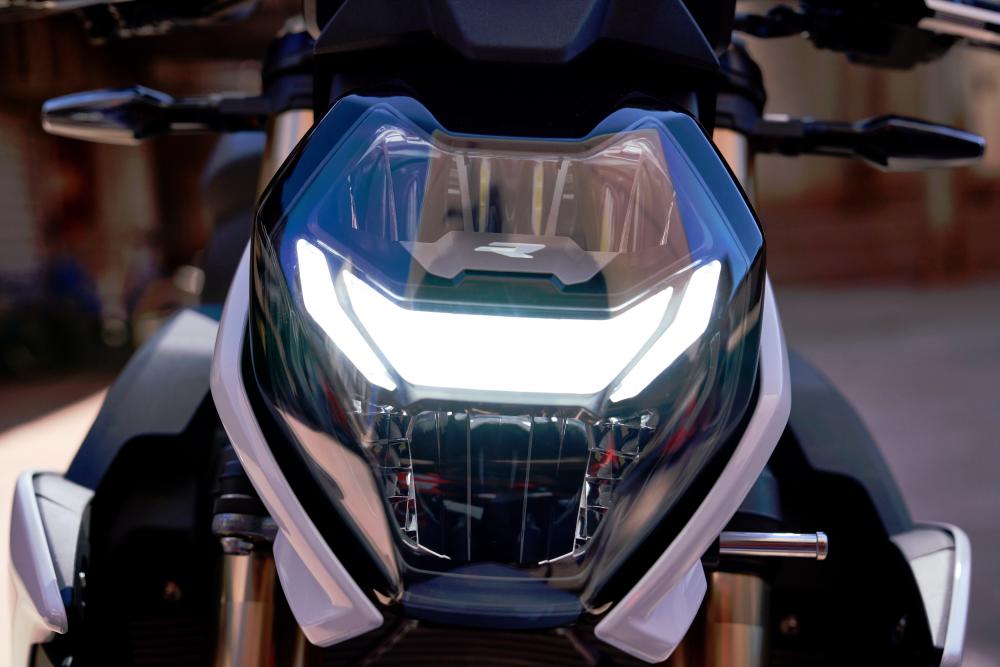 $!S1000R.