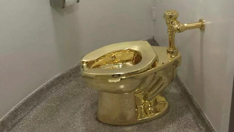 The golden lavatory was stolen from Blenheim Palace in southern England in 2019 © William EDWARDS / AFP/File