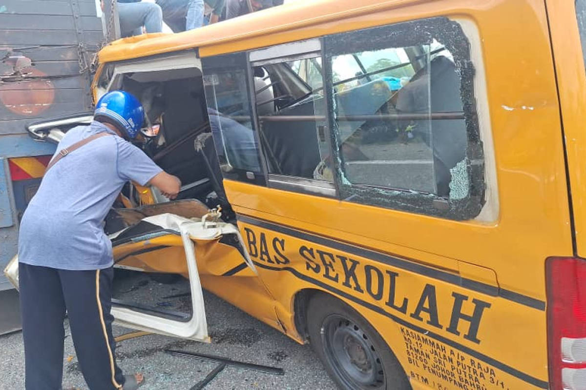 Kemalangan van sekolah di Johor Bahru, 4 cedera termasuk kanak-kanak