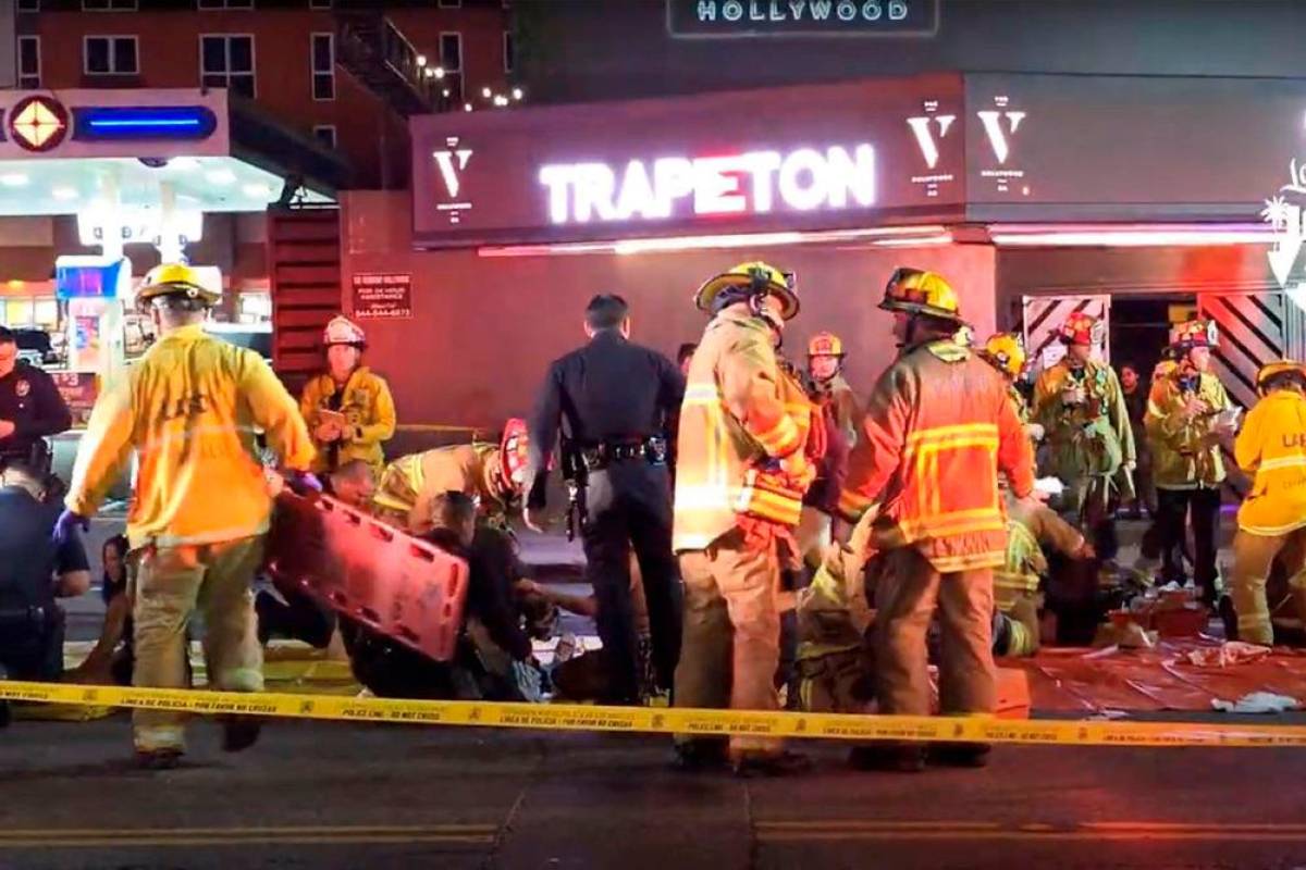 30 injured as car hits crowd outside Los Angeles club
