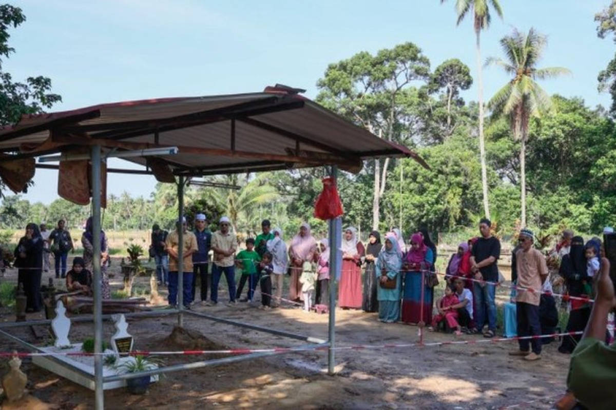 Minister urges Muslims to respect burial grounds, avoid superstition