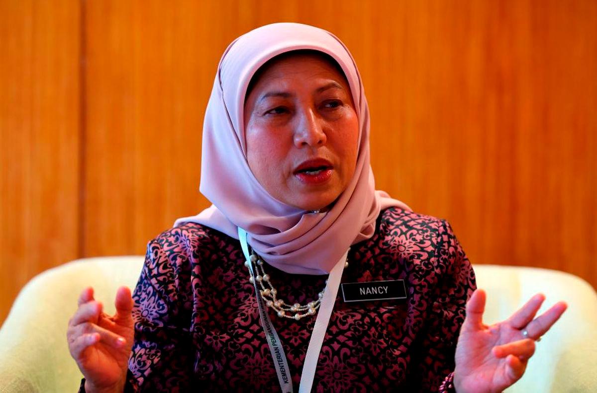 Datuk Seri Nancy Shukri. Bernamapix