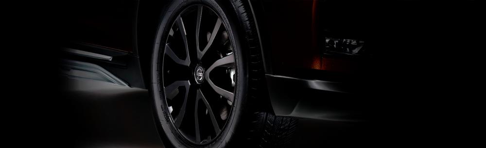 $!X-Trail Aero Edition new gloss black 10-spoke 17-inch rim.