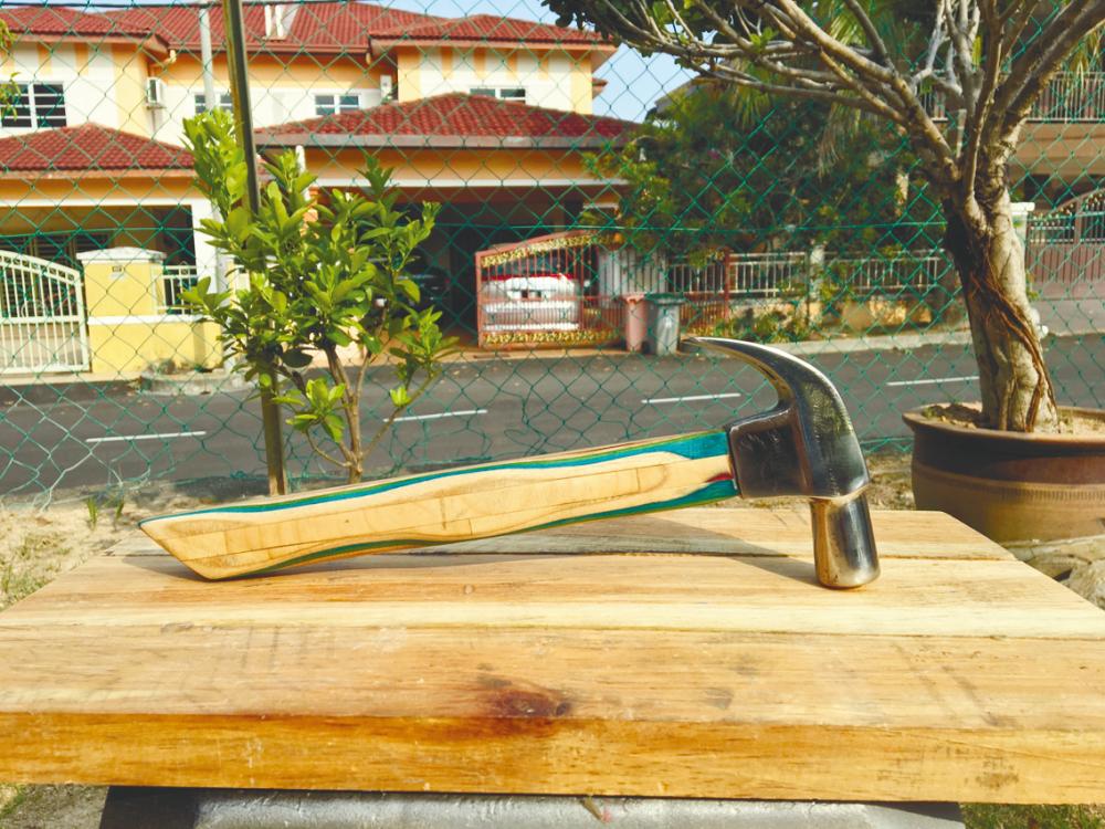$!A hammer handle made from an old skateboard. – Picture courtesy of Adeeb Kasarsi