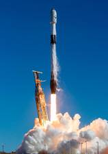 S Korea successfully launches first spy satellite into orbit 
