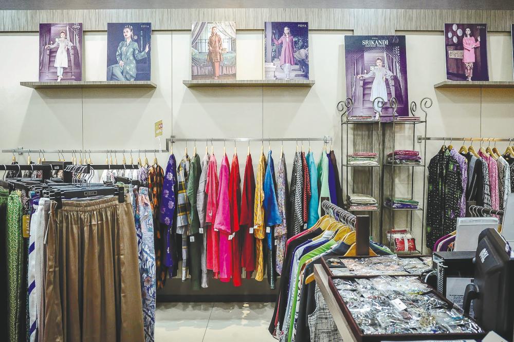 $!Inside the Poya store at Empire Shopping Gallery. – Sunpix by Adib Rawi