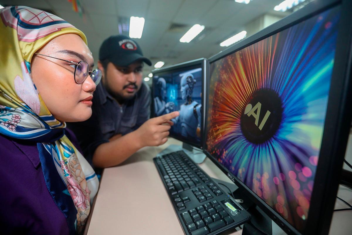 D warned that while AI can speed up processes, it lacks emotional intelligence and cultural nuance, which are crucial to delivering compelling journalism. – ADAM AMIR HAMZAH/THESUN