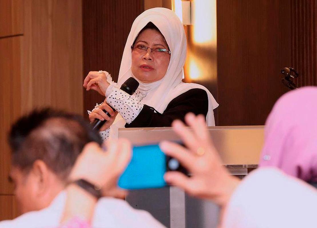 Datuk Seri Fatimah Abdullah. Bernamapix