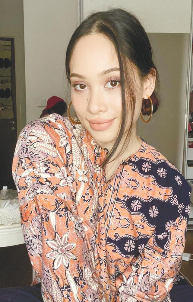 Bil Musa prefers to put on basic makeup when she does not have an event to attend. – Courtesy of Bil Musa Instagram